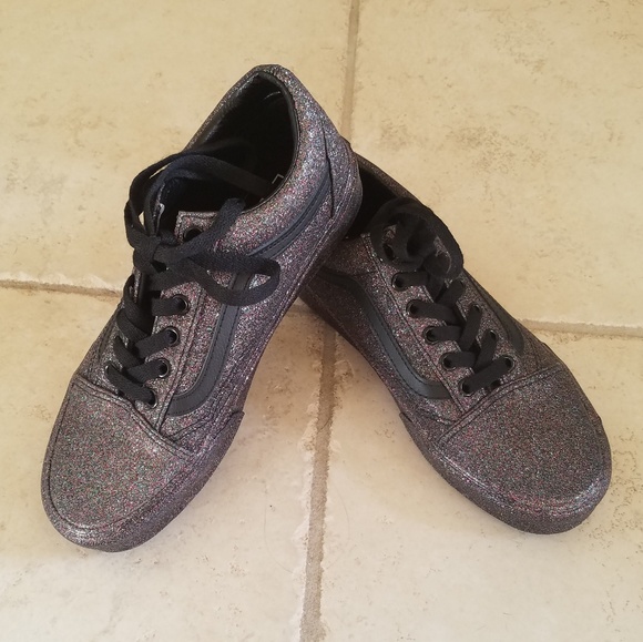 Vans Womens Rainbow Glitter Old Skool BlackBlack Sneaker 6.5 Vans Womens Rainbow Glitter Old Skool BlackBlack Sneaker 6.5